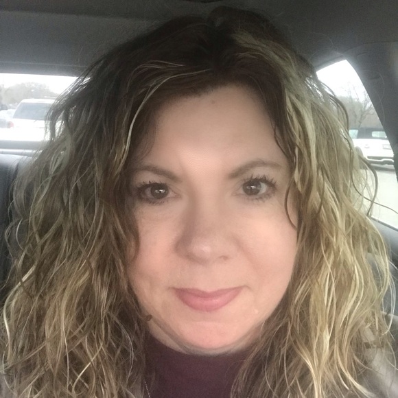 Meet your Posher, Vickie - Picture 1 of 1